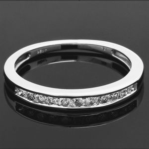 Diamond 1/4ctw & Solid White Gold Ring